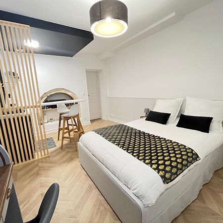 Le Studio Haslay Seraucourt En Plein Coeur De Ville De Bourges - Charme De L Ancien Et Confort Contemporain Habitación foto